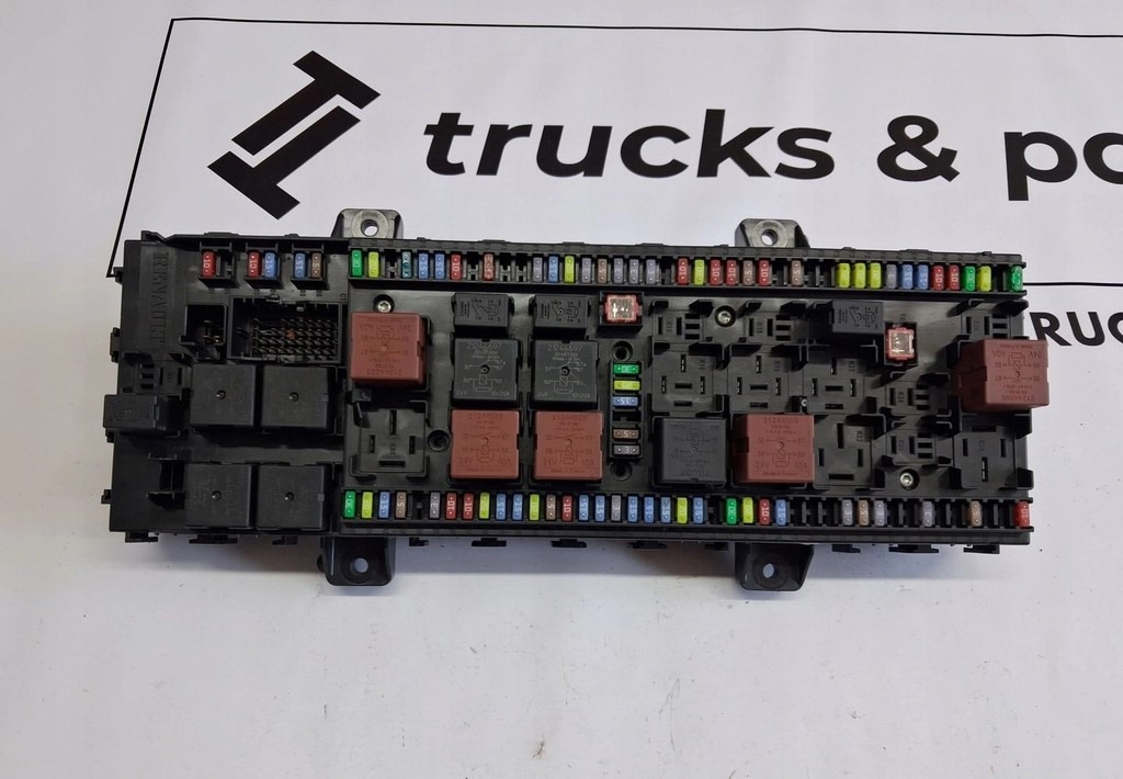 RENAULT PŁYTA BEZPIECZNIKÓW SKRZYNKA RENAULT GAMA T RANGE 22821376 P02 - Fusible pour Camion: photos 2 RENAULT PŁYTA BEZPIECZNIKÓW SKRZYNKA RENAULT GAMA T RANGE 22821376 P02 - Fusible pour Camion: photos 2