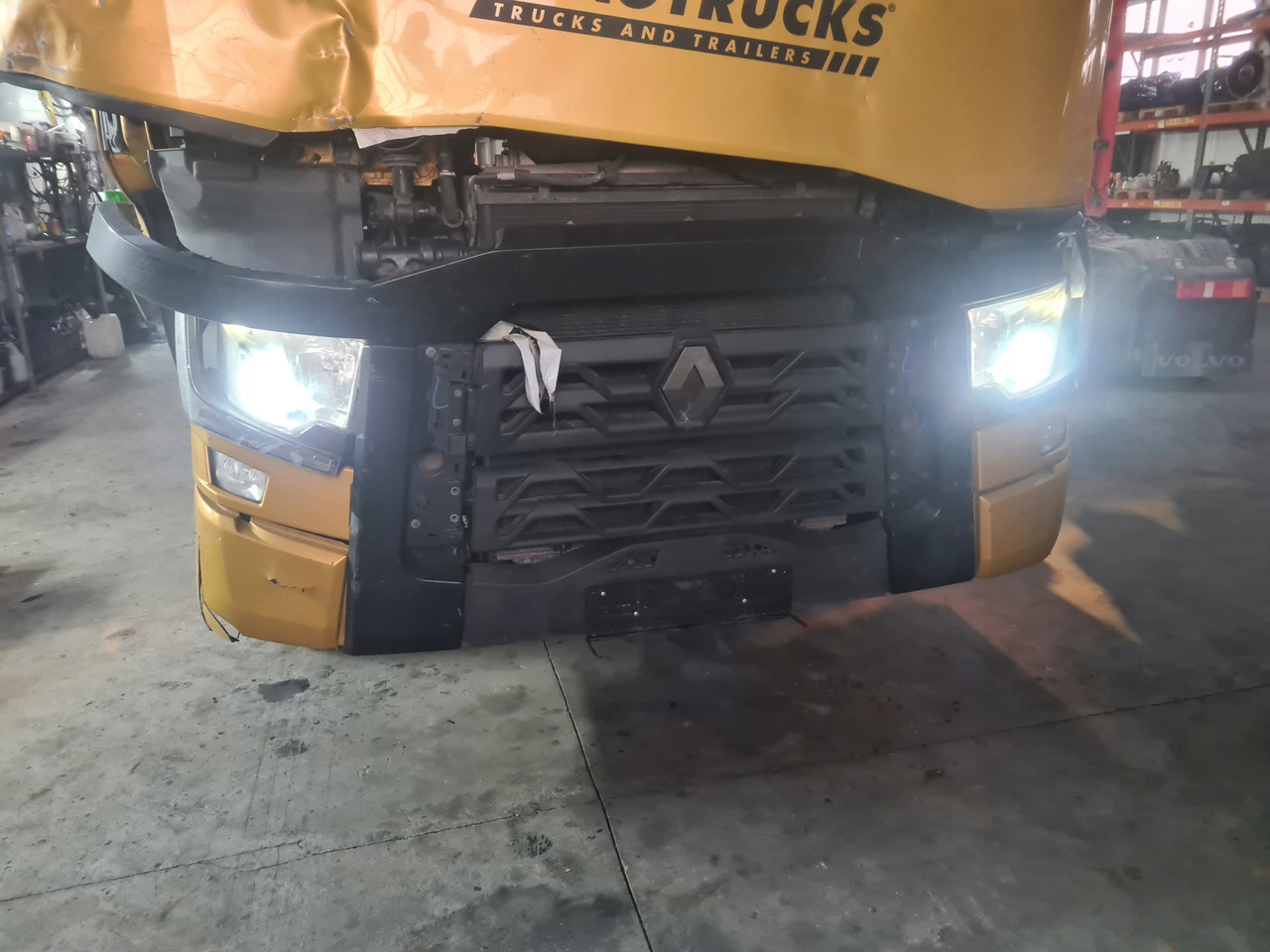 RENAULT STEROWNIK MODUŁ ŚWIATEŁ FCIOM RENAULT GAMA T C K RANGE - Lumière/ Éclairage pour Camion: photos 4 RENAULT STEROWNIK MODUŁ ŚWIATEŁ FCIOM RENAULT GAMA T C K RANGE - Lumière/ Éclairage pour Camion: photos 4