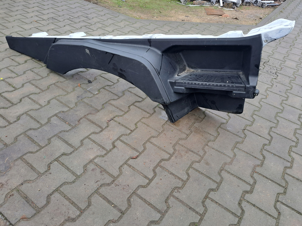 RENAULT STOPNICA GÓRNA STOPIEŃ PRAWY RENAULT GAMA T RANGE - Marchepied pour Camion: photos 1 RENAULT STOPNICA GÓRNA STOPIEŃ PRAWY RENAULT GAMA T RANGE - Marchepied pour Camion: photos 1