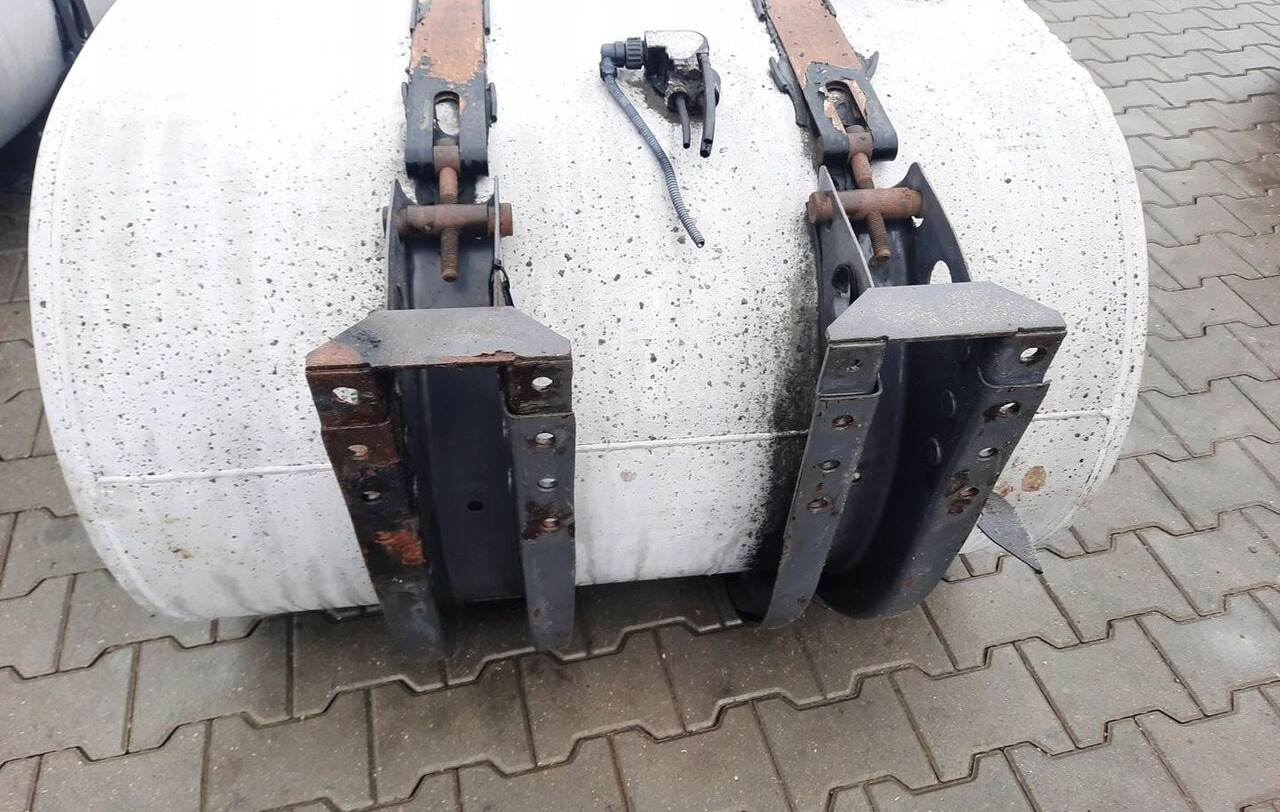 Renault ZBIORNIK PALIWA RENAULT DXI VOLVO FH FM 110X70X70 20503506 - Réservoir de carburant pour Camion: photos 2 Renault ZBIORNIK PALIWA RENAULT DXI VOLVO FH FM 110X70X70 20503506 - Réservoir de carburant pour Camion: photos 2