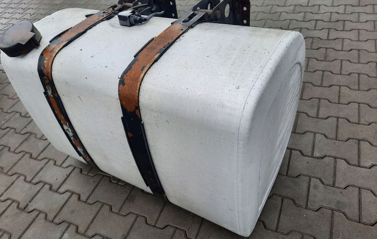 Renault ZBIORNIK PALIWA RENAULT DXI VOLVO FH FM 110X70X70 20503506 - Réservoir de carburant pour Camion: photos 5 Renault ZBIORNIK PALIWA RENAULT DXI VOLVO FH FM 110X70X70 20503506 - Réservoir de carburant pour Camion: photos 5