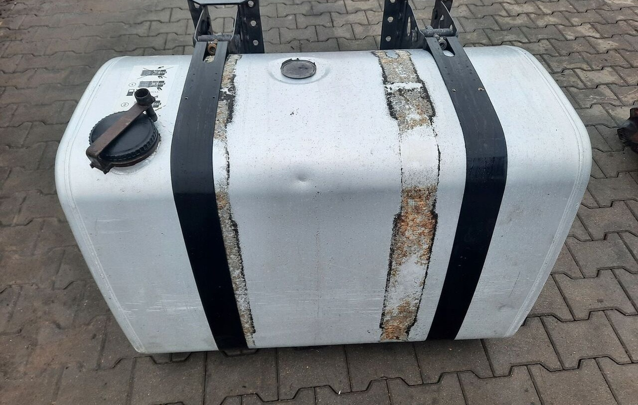 Renault ZBIORNIK PALIWA RENAULT GAMA T RANGE 100/70/70 21821393 - Réservoir de carburant pour Camion: photos 5 Renault ZBIORNIK PALIWA RENAULT GAMA T RANGE 100/70/70 21821393 - Réservoir de carburant pour Camion: photos 5