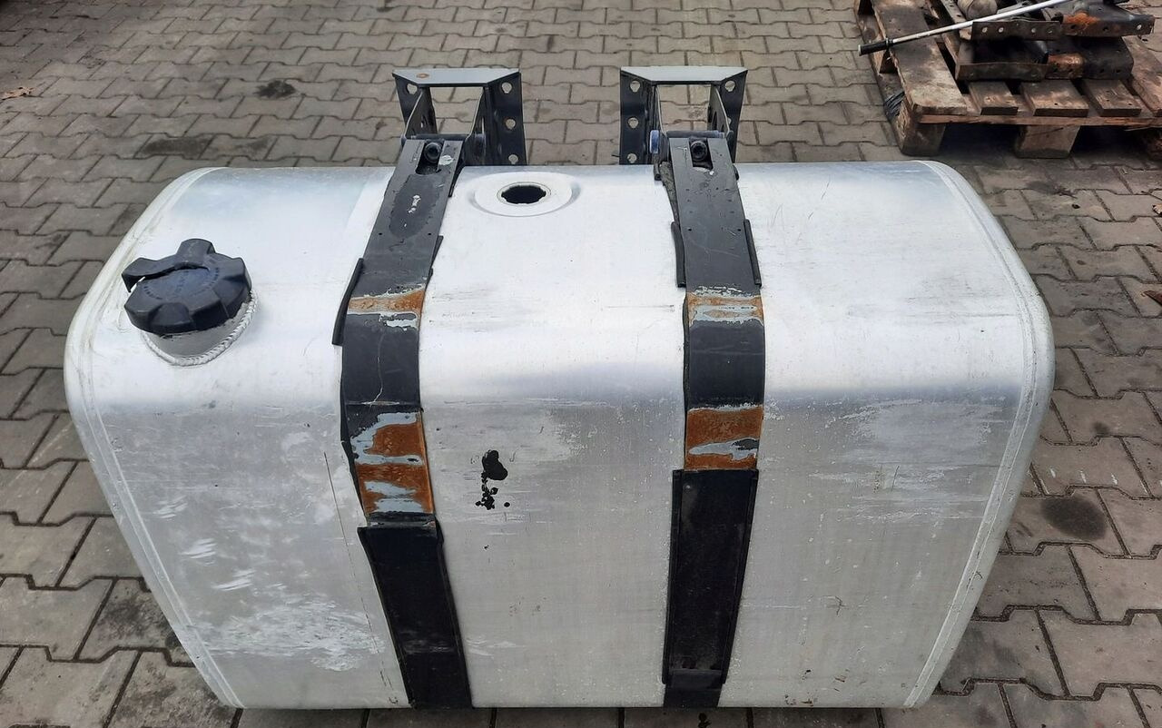 Renault ZBIORNIK PALIWA VOLVO FH4 FM4 FMX 100/70/70 21655306 - Réservoir de carburant pour Camion: photos 2 Renault ZBIORNIK PALIWA VOLVO FH4 FM4 FMX 100/70/70 21655306 - Réservoir de carburant pour Camion: photos 2