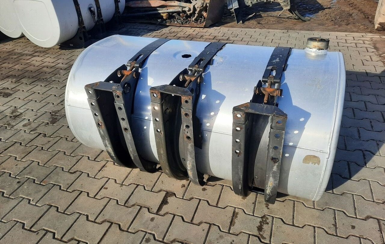 Renault ZBIORNIK PALIWA VOLVO FH4 FM4 FMX 140/70/70 21655313 - Réservoir de carburant pour Camion: photos 2 Renault ZBIORNIK PALIWA VOLVO FH4 FM4 FMX 140/70/70 21655313 - Réservoir de carburant pour Camion: photos 2