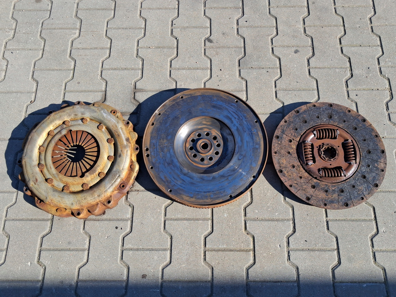 SPRZĘGŁO KOMPLETNE VOLVO FL FE D5K RENAULT GAMA D DTI 5 EURO 6 - Embrayage et pièces: photos 1 SPRZĘGŁO KOMPLETNE VOLVO FL FE D5K RENAULT GAMA D DTI 5 EURO 6 - Embrayage et pièces: photos 1