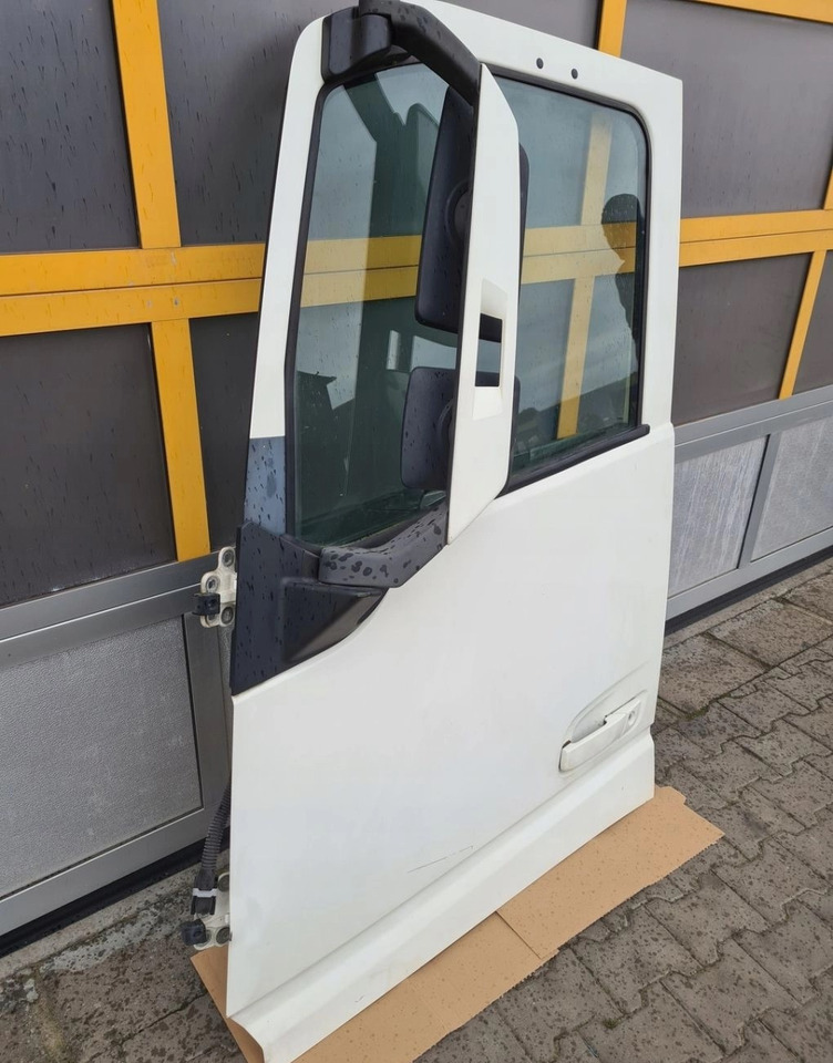 VOLVO FH 4 EURO 6 DRZWI KOMPLETNE LEWE KOD LAKIERU 1108-1 - Portière et pièces: photos 3 VOLVO FH 4 EURO 6 DRZWI KOMPLETNE LEWE KOD LAKIERU 1108-1 - Portière et pièces: photos 3