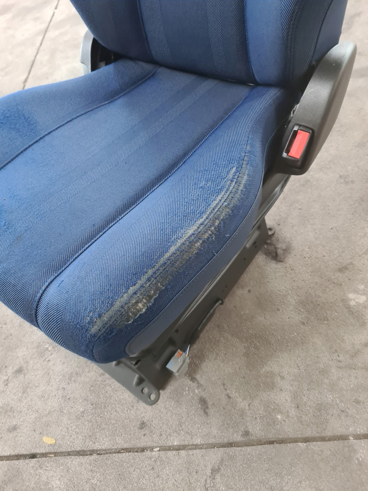 VOLVO FOTEL PASAŻERA PNEUMATYCZNY PRAWY VOLVO FH 5 FM 5 - Siège pour Camion: photos 5 VOLVO FOTEL PASAŻERA PNEUMATYCZNY PRAWY VOLVO FH 5 FM 5 - Siège pour Camion: photos 5