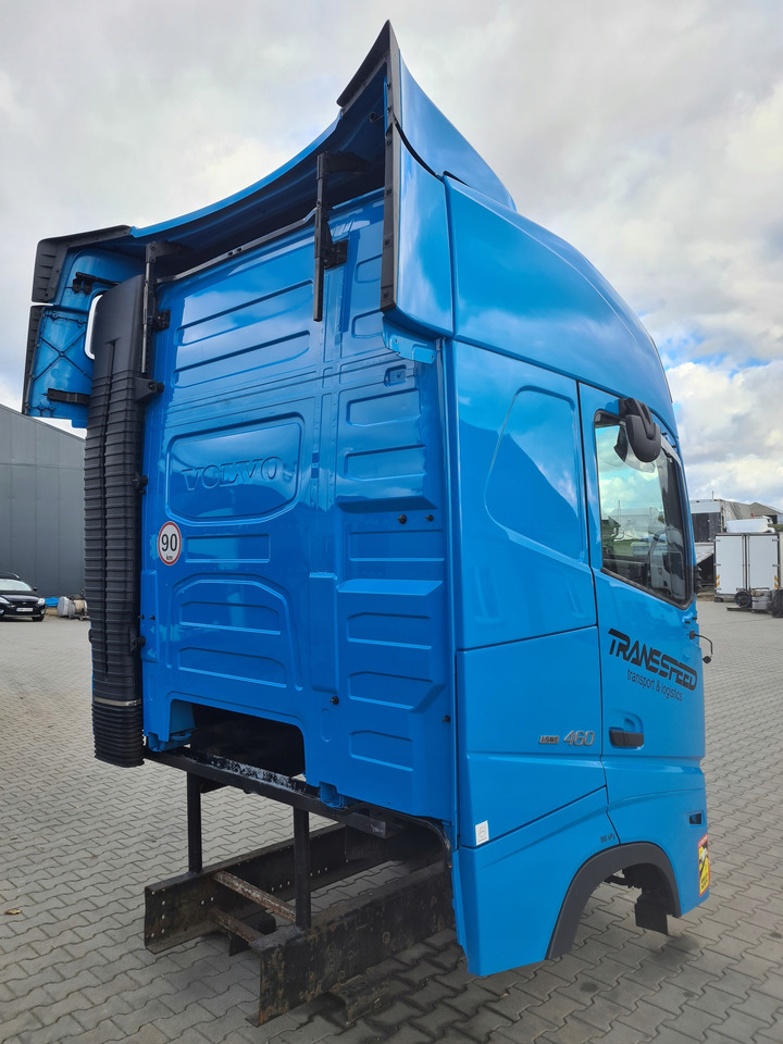 VOLVO KABINA KOMPLETNA VOLVO FH 5 EURO 6 I-SAVE GLOBETROTTER - Cabine pour Camion à rideaux coulissants: photos 3 VOLVO KABINA KOMPLETNA VOLVO FH 5 EURO 6 I-SAVE GLOBETROTTER - Cabine pour Camion à rideaux coulissants: photos 3