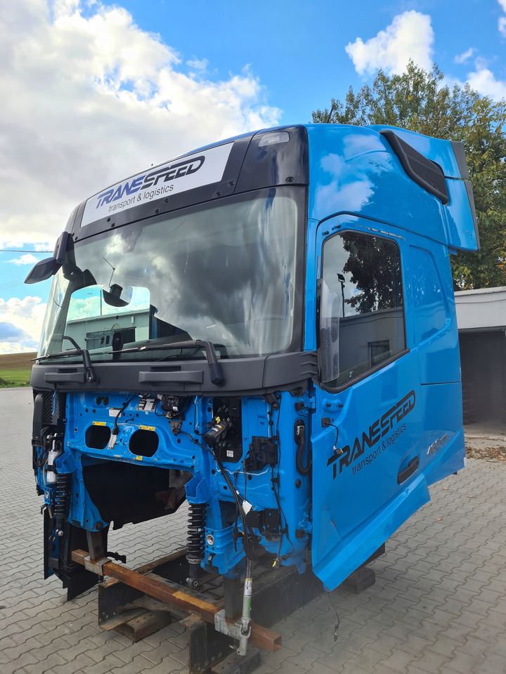 VOLVO KABINA KOMPLETNA VOLVO FH 5 EURO 6 I-SAVE GLOBETROTTER - Cabine pour Camion à rideaux coulissants: photos 2 VOLVO KABINA KOMPLETNA VOLVO FH 5 EURO 6 I-SAVE GLOBETROTTER - Cabine pour Camion à rideaux coulissants: photos 2