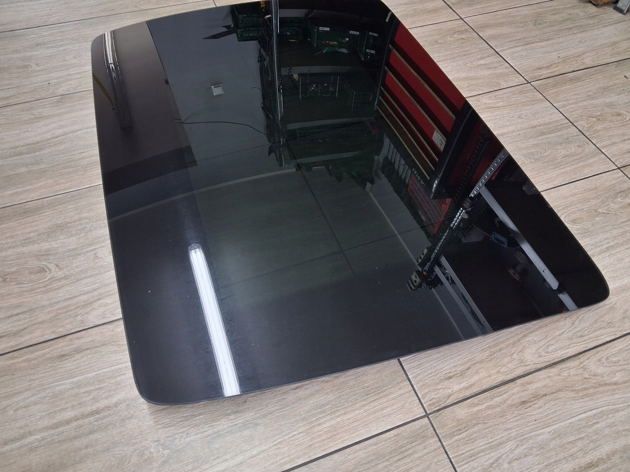 VOLVO SZYBERDACH SZKLANY SZKŁO SZYBERDACHU VOLVO FH 4 - Cabine et intérieur pour Camion: photos 2 VOLVO SZYBERDACH SZKLANY SZKŁO SZYBERDACHU VOLVO FH 4 - Cabine et intérieur pour Camion: photos 2