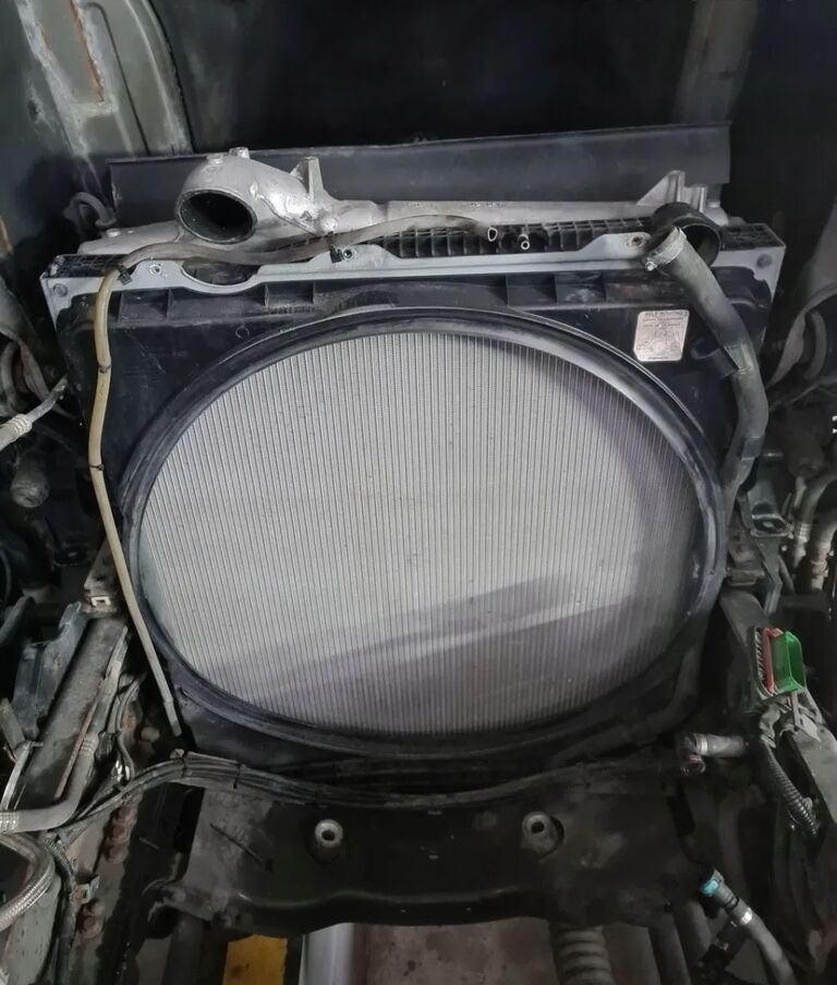 Volvo KOMPLET CHŁODNIC FH 16 EURO 6 D16K Volvo VOLVO FH 16 EURO 6 D16K - Intercooler pour Camion: photos 1 Volvo KOMPLET CHŁODNIC FH 16 EURO 6 D16K Volvo VOLVO FH 16 EURO 6 D16K - Intercooler pour Camion: photos 1