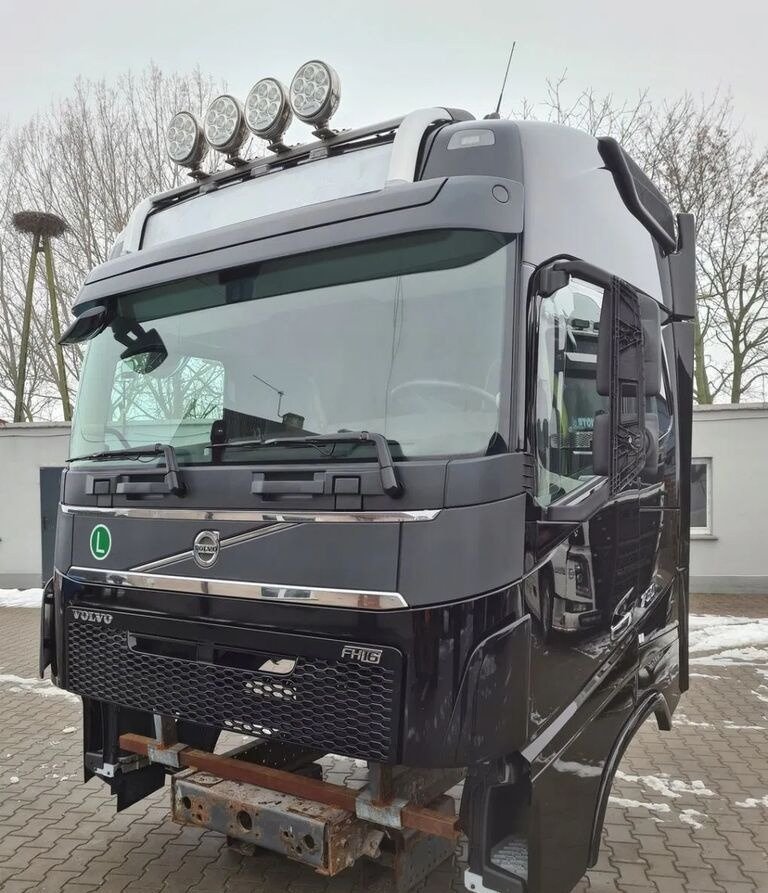 Volvo KOMPLETNA FH 16 750 EURO 6 GLOBETROTTER 2018 ROK Volvo VOLVO FH 16 750 EURO 6 GLOBETROTTER 2018 ROK - Cabine pour Camion: photos 5 Volvo KOMPLETNA FH 16 750 EURO 6 GLOBETROTTER 2018 ROK Volvo VOLVO FH 16 750 EURO 6 GLOBETROTTER 2018 ROK - Cabine pour Camion: photos 5