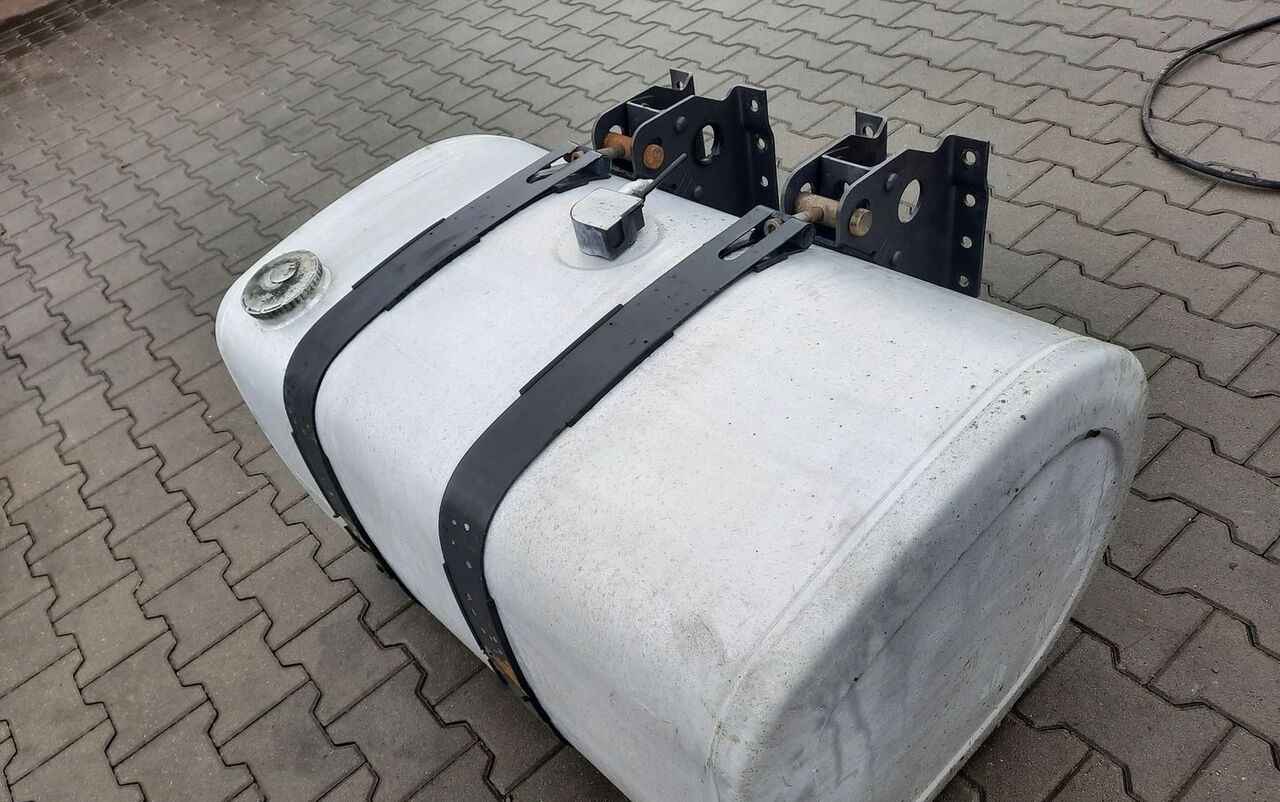 Volvo ZBIORNIK PALIWA VOLVO FH 4 FM 4 LOW DECK 100x69x56 1 - Réservoir de carburant pour Camion: photos 1 Volvo ZBIORNIK PALIWA VOLVO FH 4 FM 4 LOW DECK 100x69x56 1 - Réservoir de carburant pour Camion: photos 1