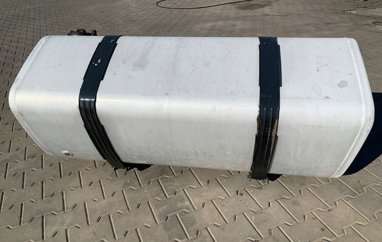 Volvo ZBIORNIK PALIWA VOLVO FH 4 FM 4 LOW DECK 150x69x56 22038784 - Réservoir de carburant pour Camion: photos 3 Volvo ZBIORNIK PALIWA VOLVO FH 4 FM 4 LOW DECK 150x69x56 22038784 - Réservoir de carburant pour Camion: photos 3