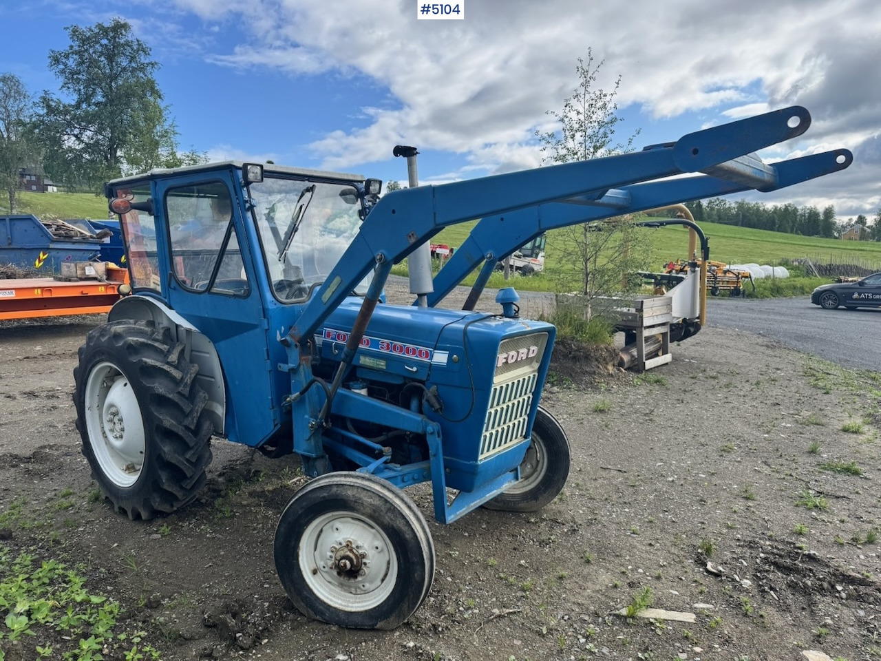 1972 Ford 3000 4x2 w/ Front loader - Tracteur agricole: photos 2 1972 Ford 3000 4x2 w/ Front loader - Tracteur agricole: photos 2