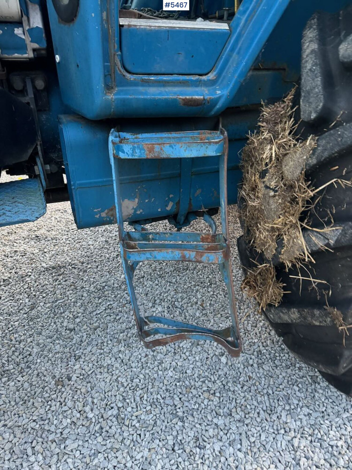 Tracteur agricole 1983 Ford 7710 4x4 w/ frontloader: photos 19