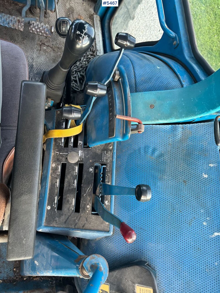 Tracteur agricole 1983 Ford 7710 4x4 w/ frontloader: photos 17