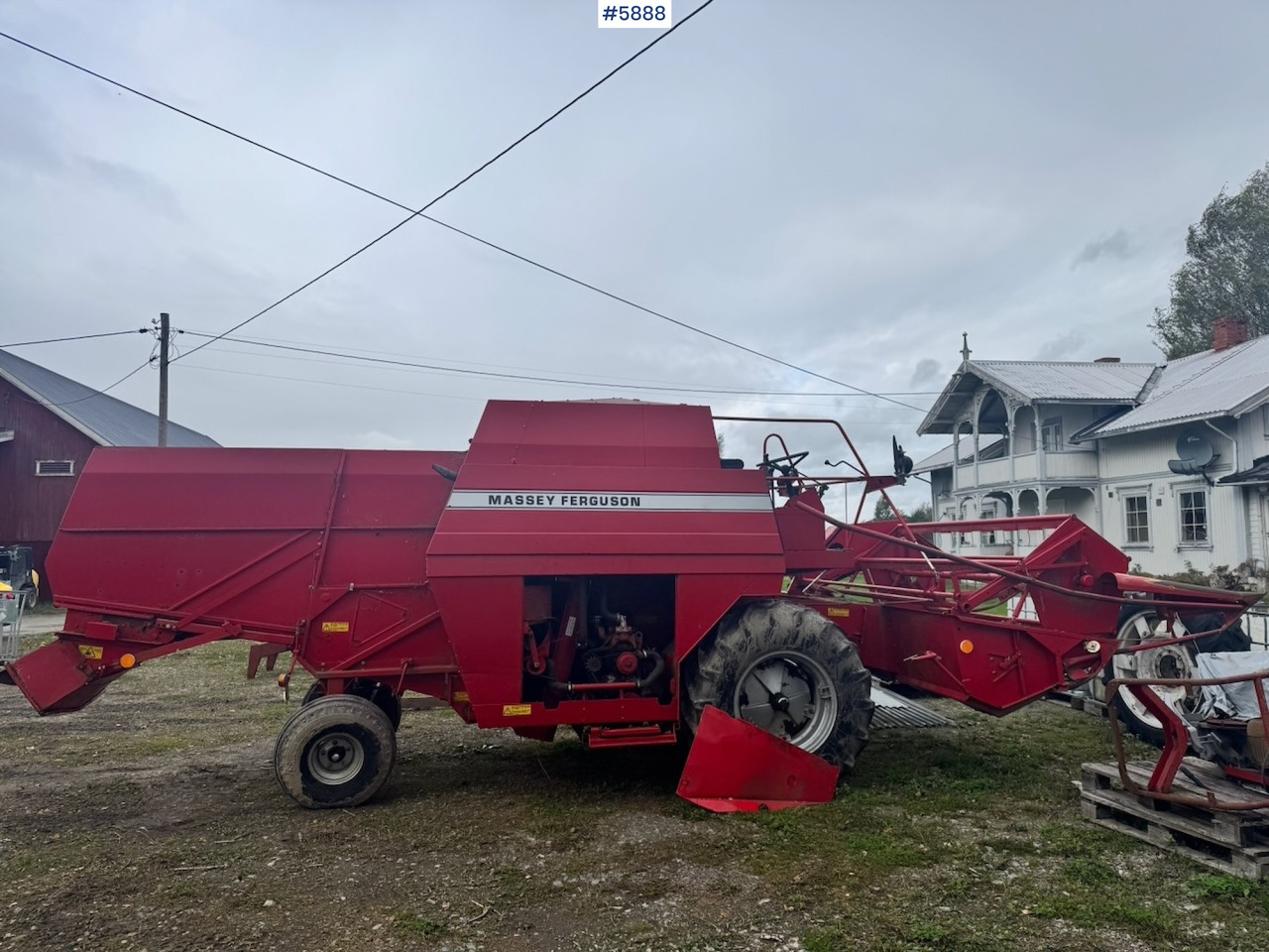 1986 Massey Ferguson 330 combine harvester - Moissonneuse-batteuse: photos 1 1986 Massey Ferguson 330 combine harvester - Moissonneuse-batteuse: photos 1