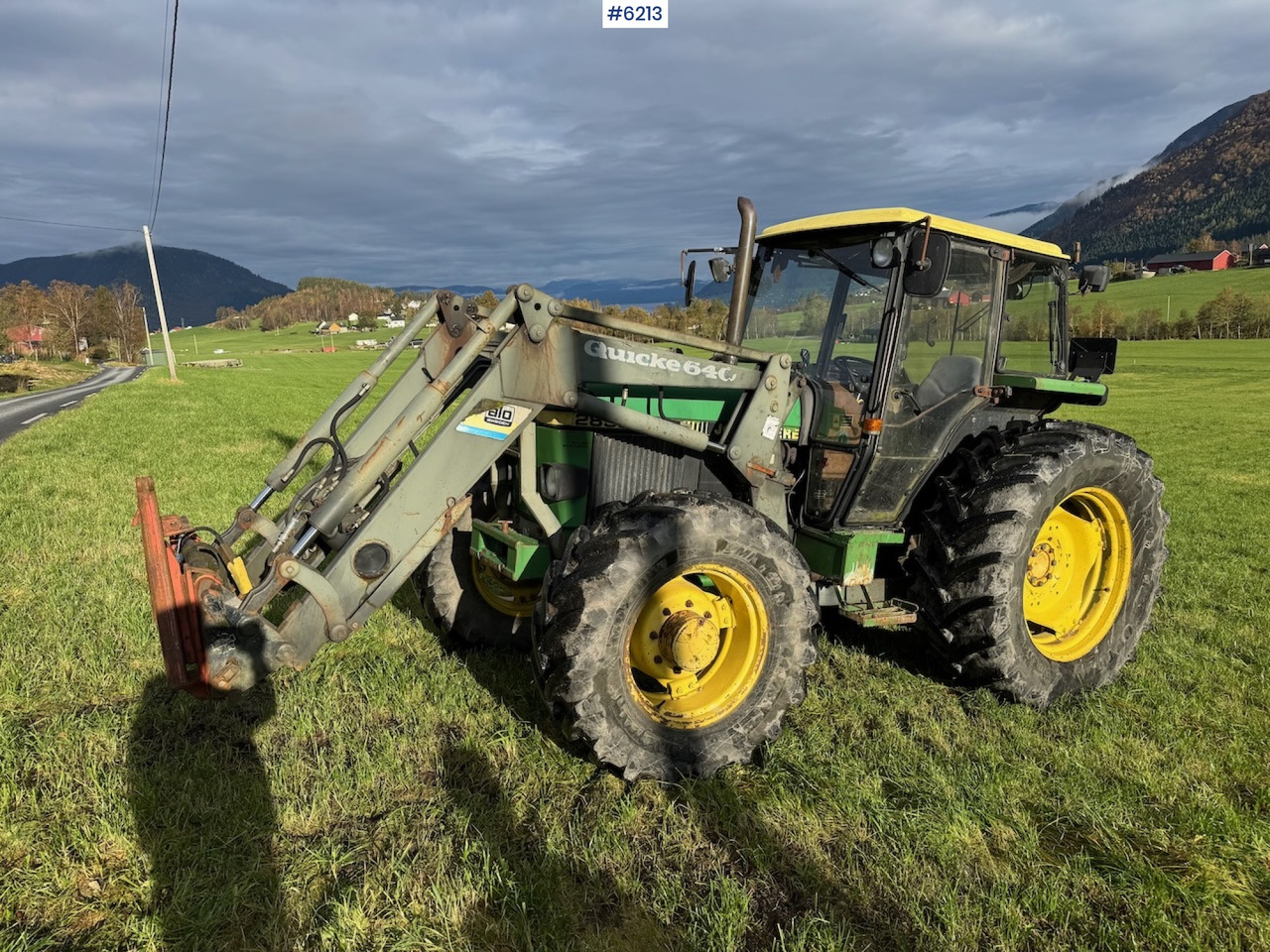 1990 John Deere 2850 Power Synchron w/ front loader. - Tracteur agricole: photos 2 1990 John Deere 2850 Power Synchron w/ front loader. - Tracteur agricole: photos 2