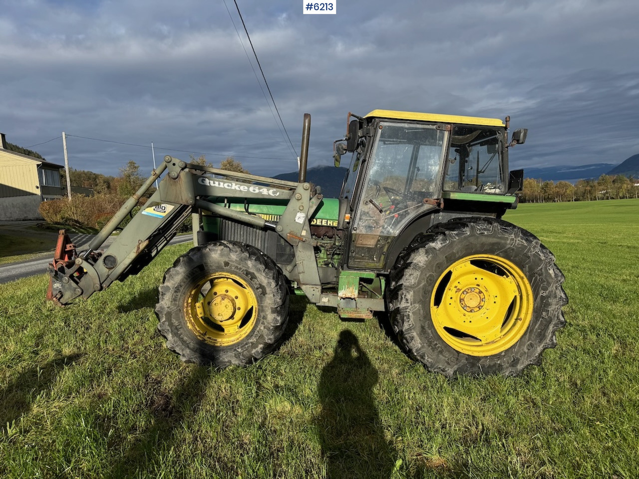 1990 John Deere 2850 Power Synchron w/ front loader. - Tracteur agricole: photos 1 1990 John Deere 2850 Power Synchron w/ front loader. - Tracteur agricole: photos 1