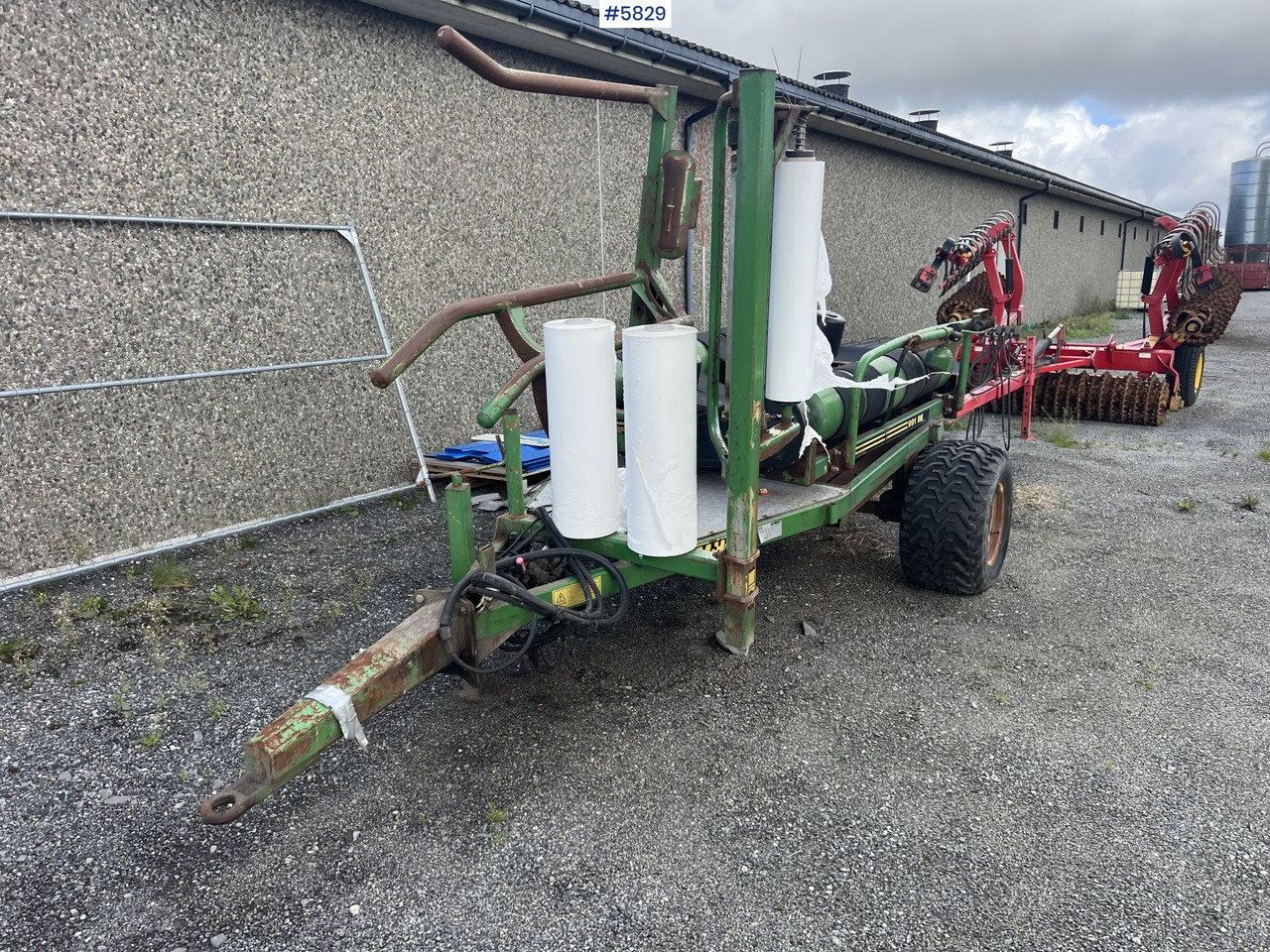 1996 Mchale 991B round bale wrapper - Matériel de fenaison: photos 5 1996 Mchale 991B round bale wrapper - Matériel de fenaison: photos 5