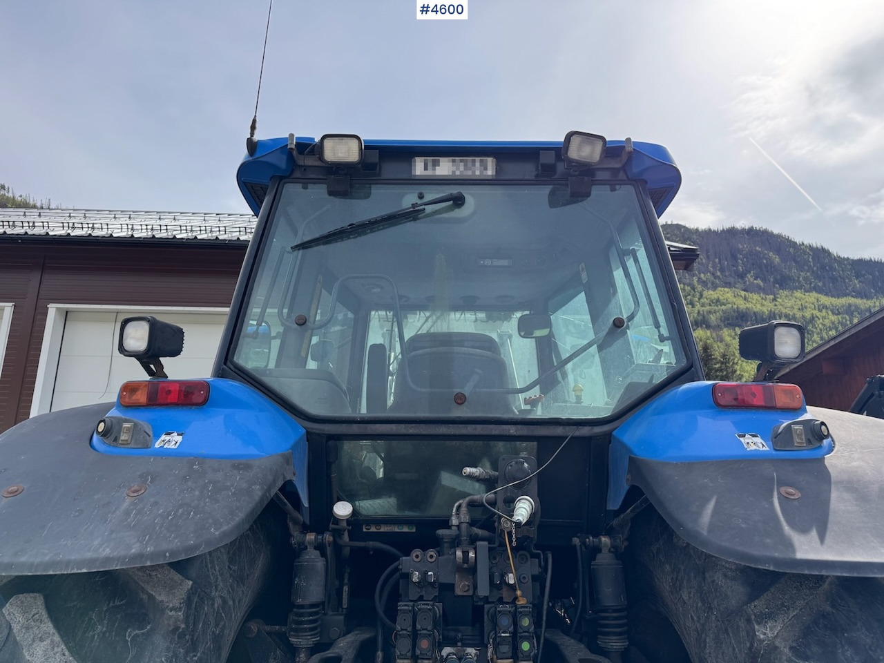 2005 New Holland TM190 w/front loader - Tracteur agricole: photos 5 2005 New Holland TM190 w/front loader - Tracteur agricole: photos 5