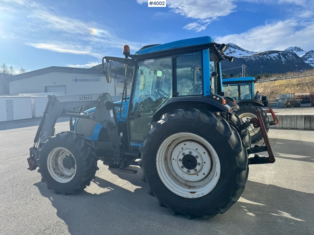 2006 Valtra A95-4 4x4 w/ Front loader. 2700 hours! - Tracteur agricole: photos 5 2006 Valtra A95-4 4x4 w/ Front loader. 2700 hours! - Tracteur agricole: photos 5