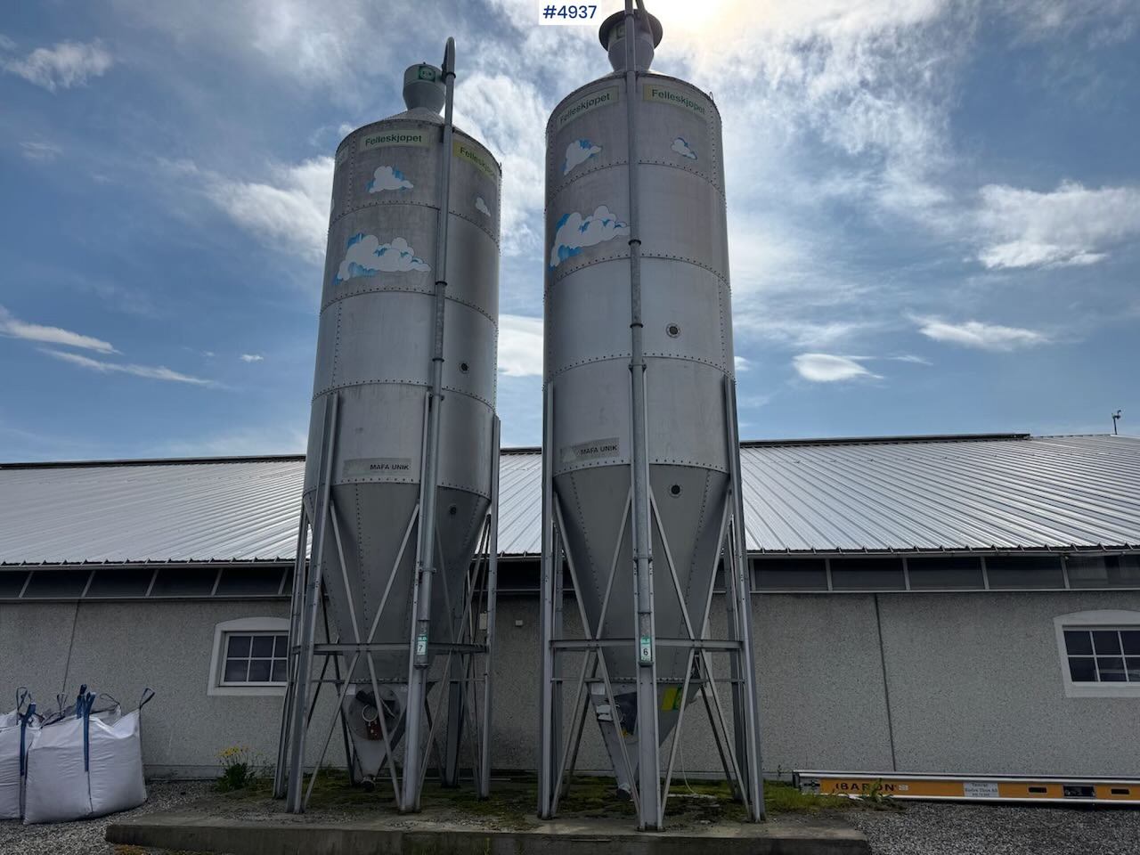 2008 Mafa 27.6 cubic meter feed silos x2 - Matériel d'élevage: photos 1 2008 Mafa 27.6 cubic meter feed silos x2 - Matériel d'élevage: photos 1