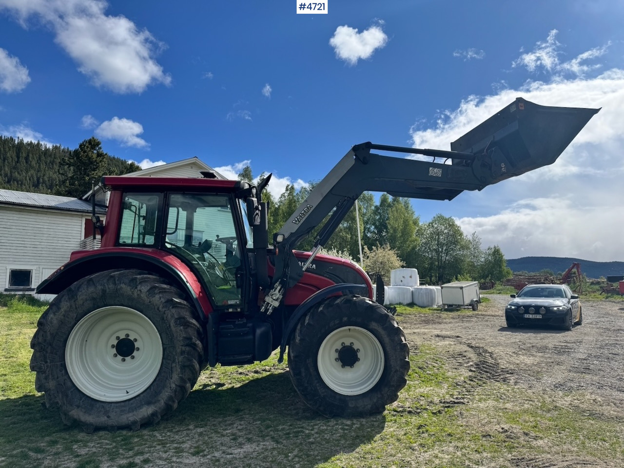 2010 Valtra N142 equipped for snow clearing with front loader - Tracteur agricole: photos 5 2010 Valtra N142 equipped for snow clearing with front loader - Tracteur agricole: photos 5