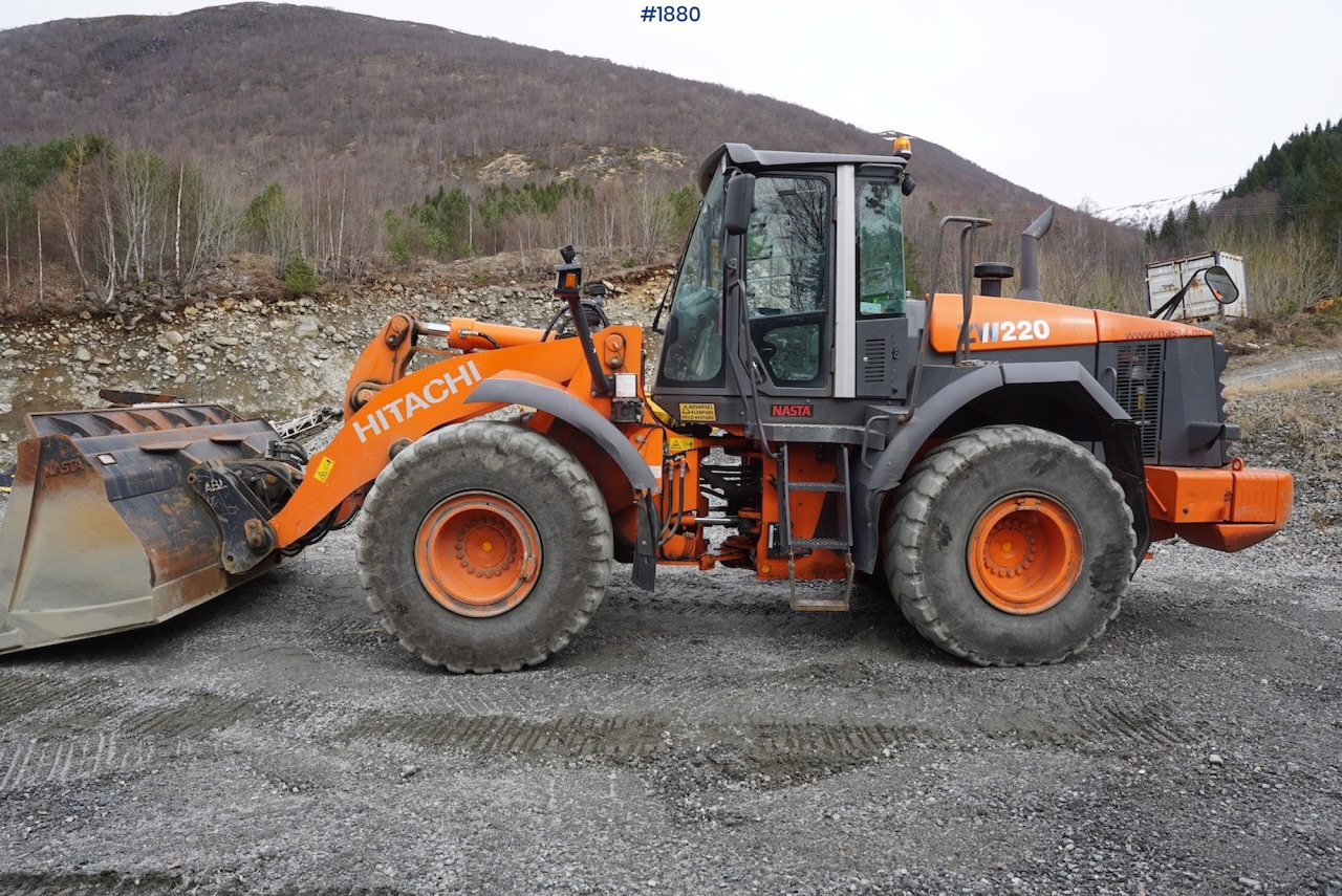2012 Hitachi ZW220 - Chargeuse sur pneus: photos 1 2012 Hitachi ZW220 - Chargeuse sur pneus: photos 1
