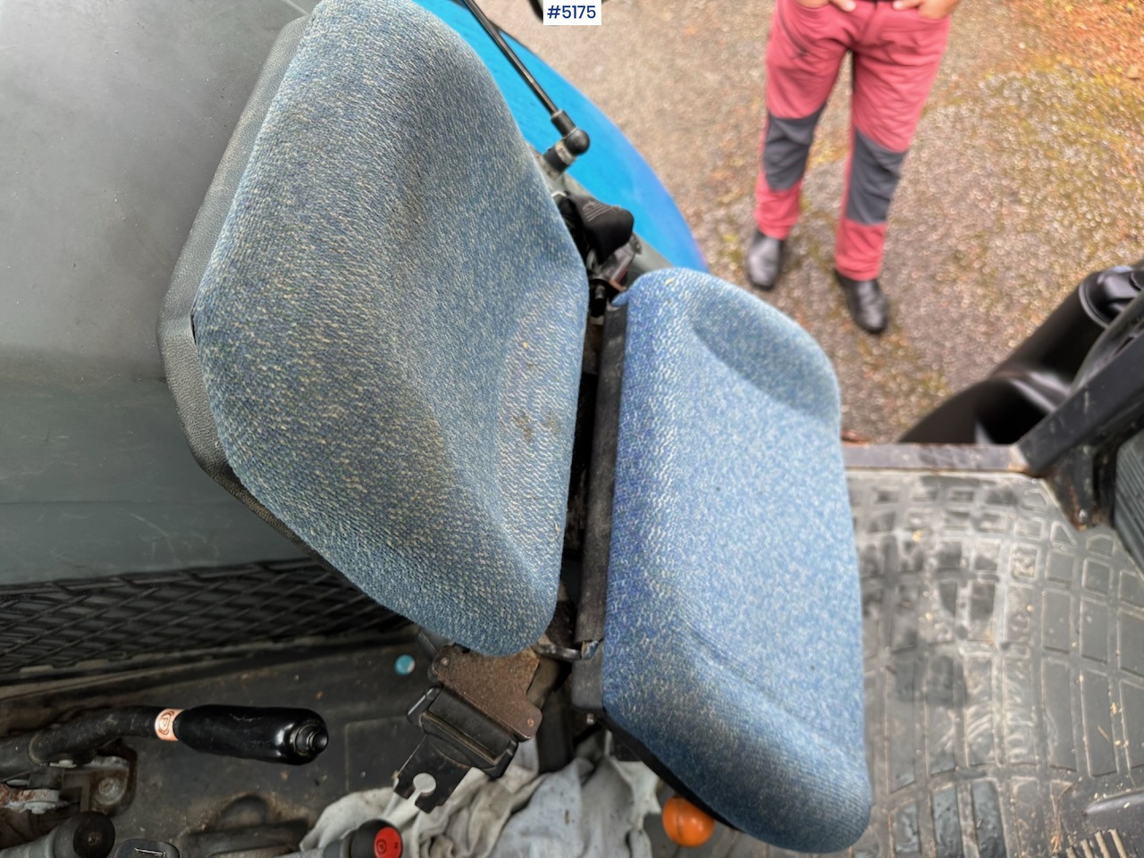 Crédit-bail de 2013 Landini Powermondial 120 w/front loader and some equipment. Low hours! 2013 Landini Powermondial 120 w/front loader and some equipment. Low hours!: photos 17 Crédit-bail de 2013 Landini Powermondial 120 w/front loader and some equipment. Low hours! 2013 Landini Powermondial 120 w/front loader and some equipment. Low hours!: photos 17