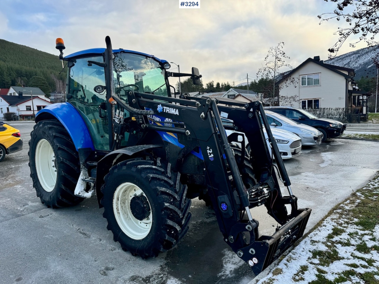 2013 New Holland T5.95 with Trima +2.1P Front Loader. New Engine! - Tracteur agricole: photos 2 2013 New Holland T5.95 with Trima +2.1P Front Loader. New Engine! - Tracteur agricole: photos 2