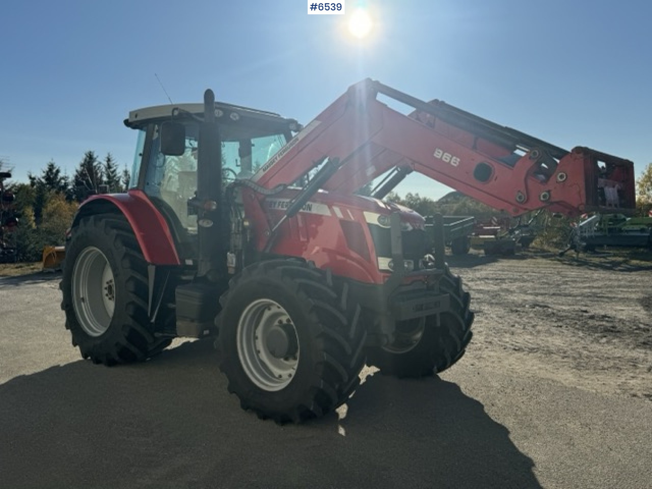 2014 Massey Ferguson MF7616 with loader and 3rd function! - Tracteur agricole: photos 2 2014 Massey Ferguson MF7616 with loader and 3rd function! - Tracteur agricole: photos 2
