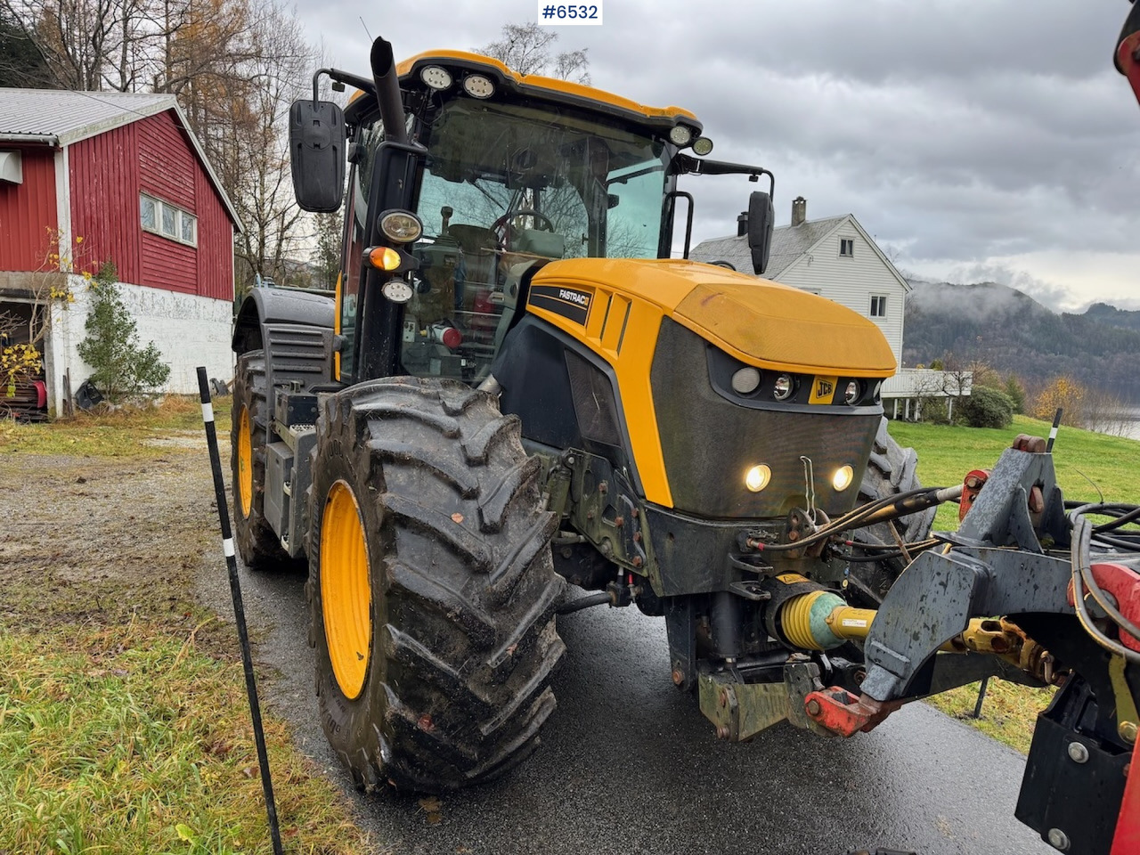 Tracteur agricole 2015 JCB Fastrack 4220 w/ front hydraulics, front PTO and plow plate. Low hours!: photos 14