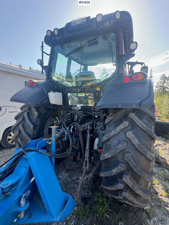 2015 Valtra N123 w/ front loader - Tracteur agricole: photos 4 2015 Valtra N123 w/ front loader - Tracteur agricole: photos 4