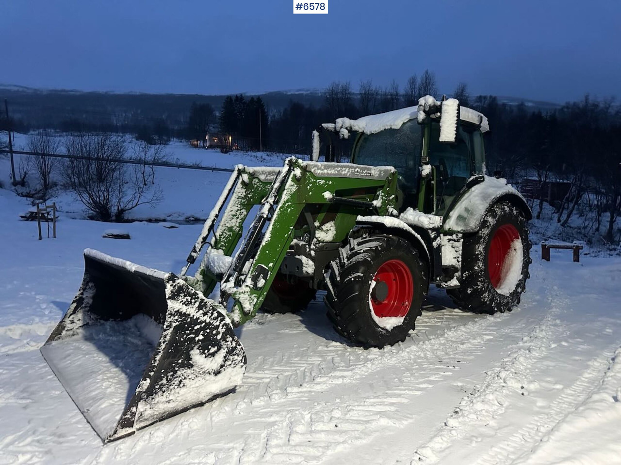 2016 Fendt 313S4 4x4 tractor w/ front loader. - Tracteur agricole: photos 1 2016 Fendt 313S4 4x4 tractor w/ front loader. - Tracteur agricole: photos 1