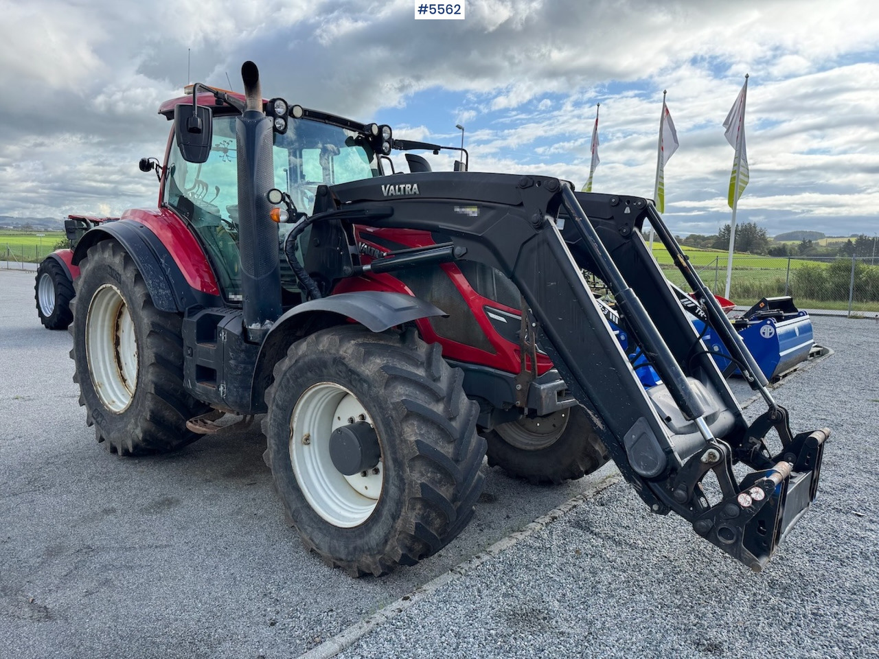 2018 Valtra T194 w/ front loader. - Tracteur agricole: photos 1 2018 Valtra T194 w/ front loader. - Tracteur agricole: photos 1