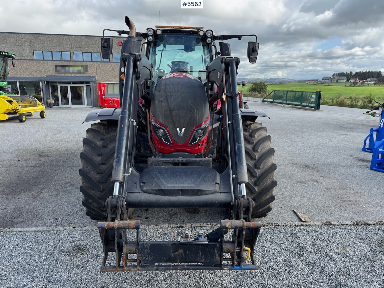2018 Valtra T194 w/ front loader. - Tracteur agricole: photos 3 2018 Valtra T194 w/ front loader. - Tracteur agricole: photos 3