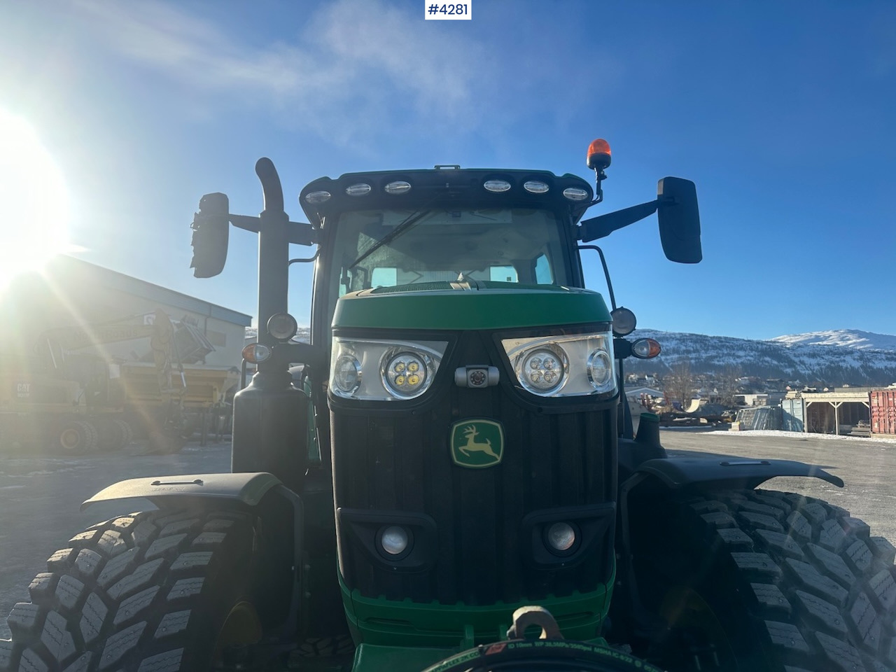 2021 John Deere 6195R 4x4 Tractor with summer and winter tires - Tracteur agricole: photos 3 2021 John Deere 6195R 4x4 Tractor with summer and winter tires - Tracteur agricole: photos 3