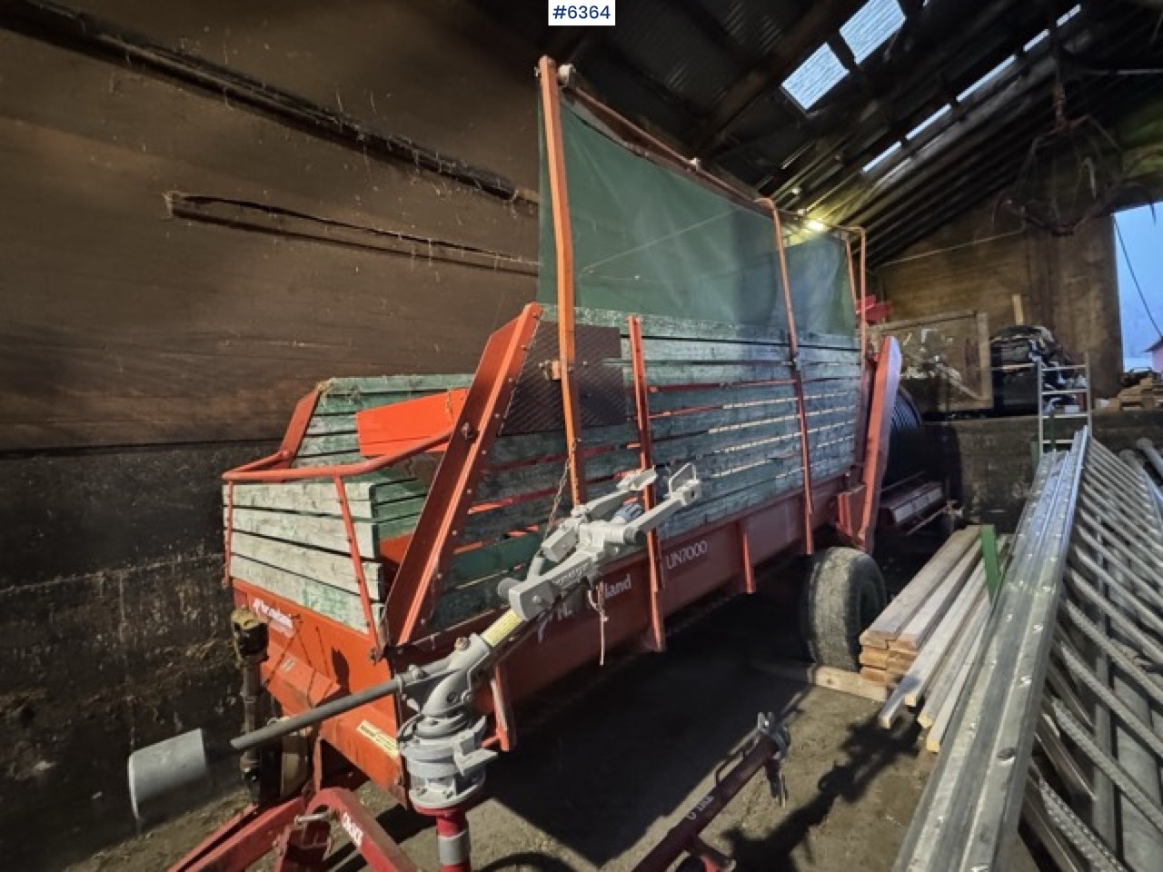 Approx. 1990 Kverneland UN7000 unloading wagon - Matériel de fenaison: photos 1 Approx. 1990 Kverneland UN7000 unloading wagon - Matériel de fenaison: photos 1