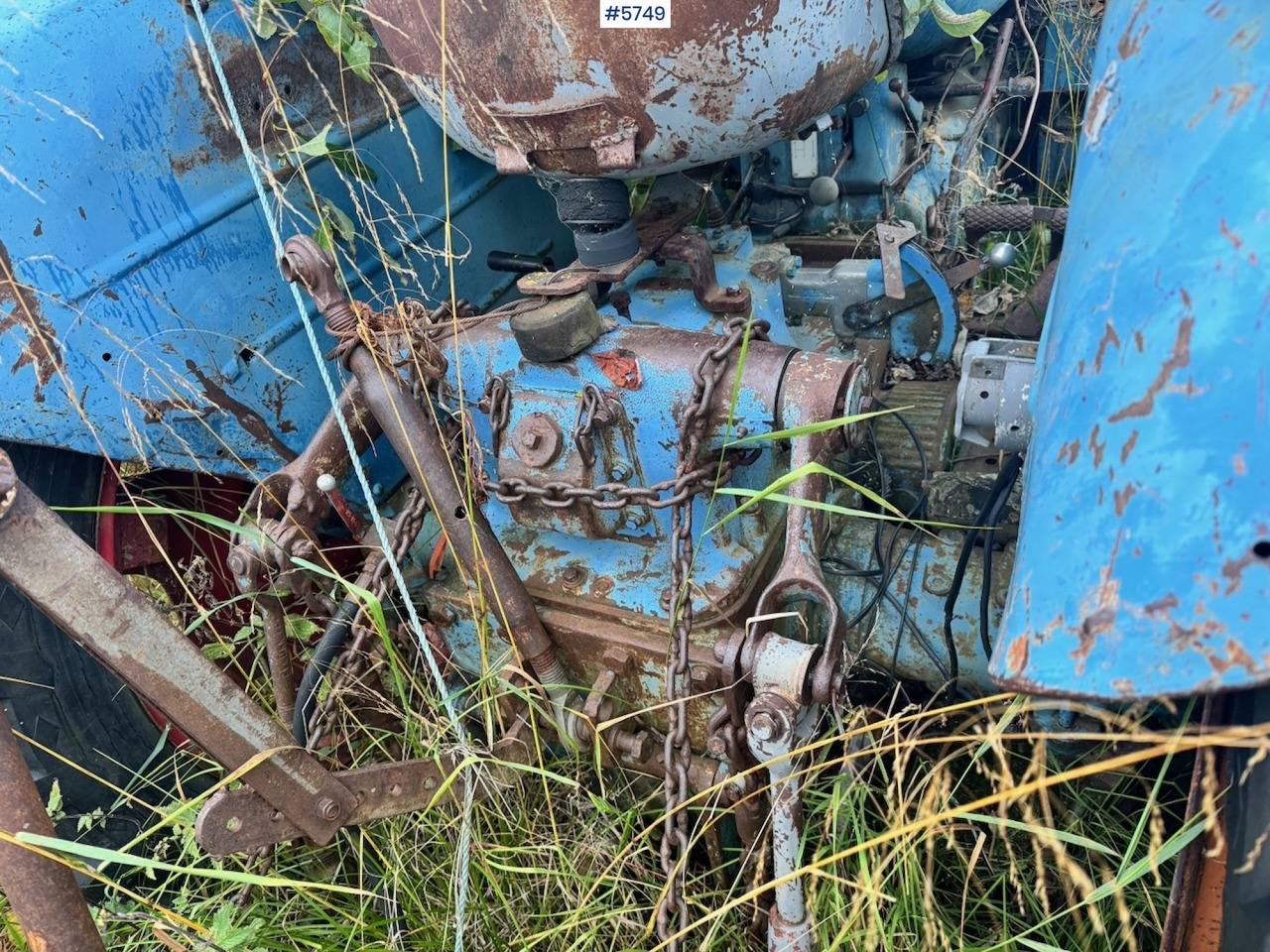 Tracteur agricole Ca. 1961 Fordson Super Major 4×2 Tractor w/ Bucket: photos 13 Tracteur agricole Ca. 1961 Fordson Super Major 4×2 Tractor w/ Bucket: photos 13
