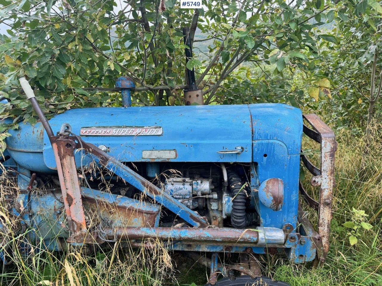 Ca. 1961 Fordson Super Major 4×2 Tractor w/ Bucket - Tracteur agricole: photos 4 Ca. 1961 Fordson Super Major 4×2 Tractor w/ Bucket - Tracteur agricole: photos 4