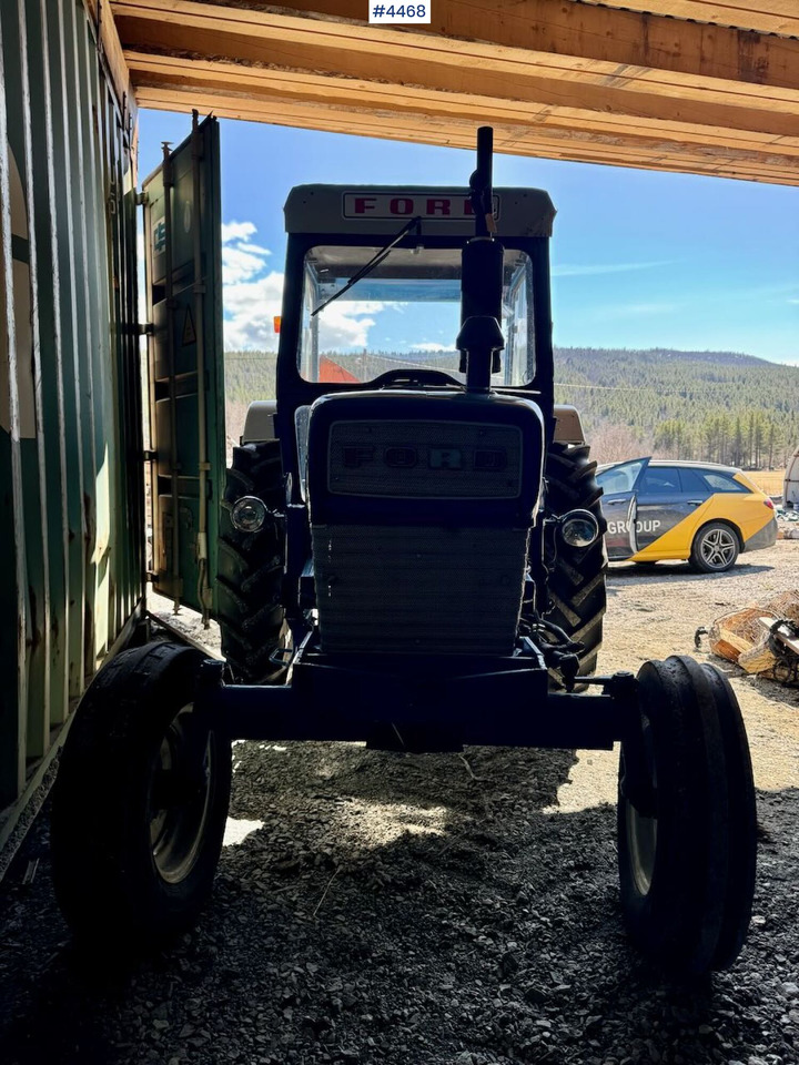 Ford 4000 4x2 - approx. 1970 model - Tracteur agricole: photos 2 Ford 4000 4x2 - approx. 1970 model - Tracteur agricole: photos 2