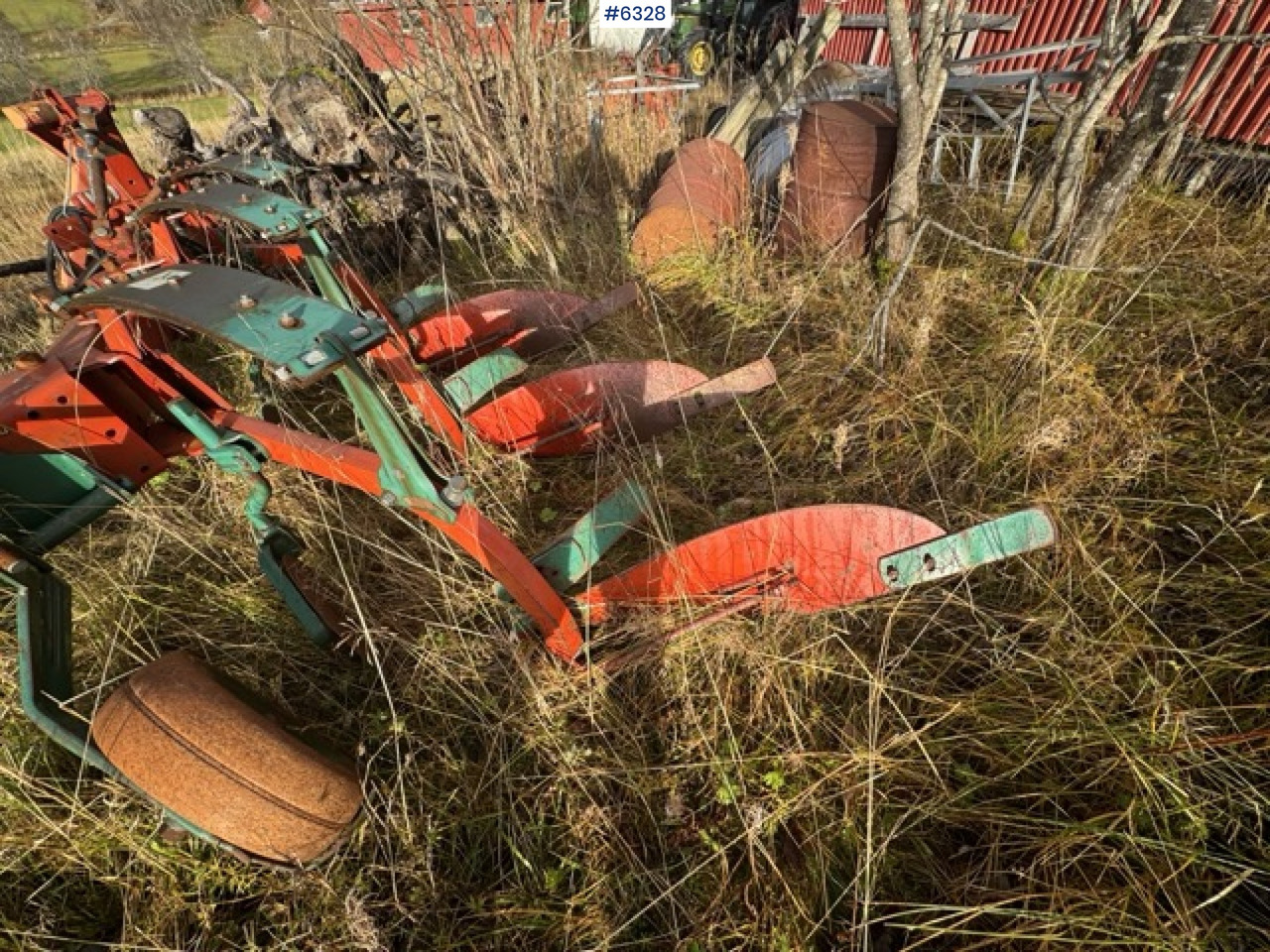 Kverneland 3-furrow plough - Outils du sol: photos 2 Kverneland 3-furrow plough - Outils du sol: photos 2