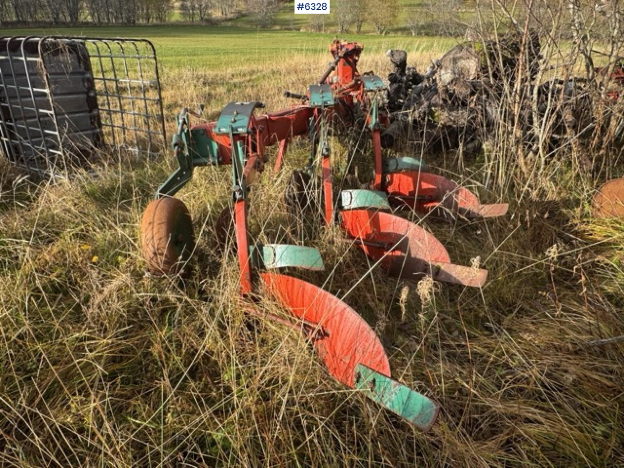 Kverneland 3-furrow plough - Outils du sol: photos 3 Kverneland 3-furrow plough - Outils du sol: photos 3