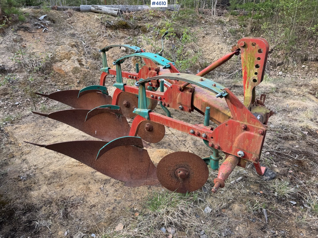 Kverneland Mod A 3-furrow plough - Outils du sol: photos 1 Kverneland Mod A 3-furrow plough - Outils du sol: photos 1