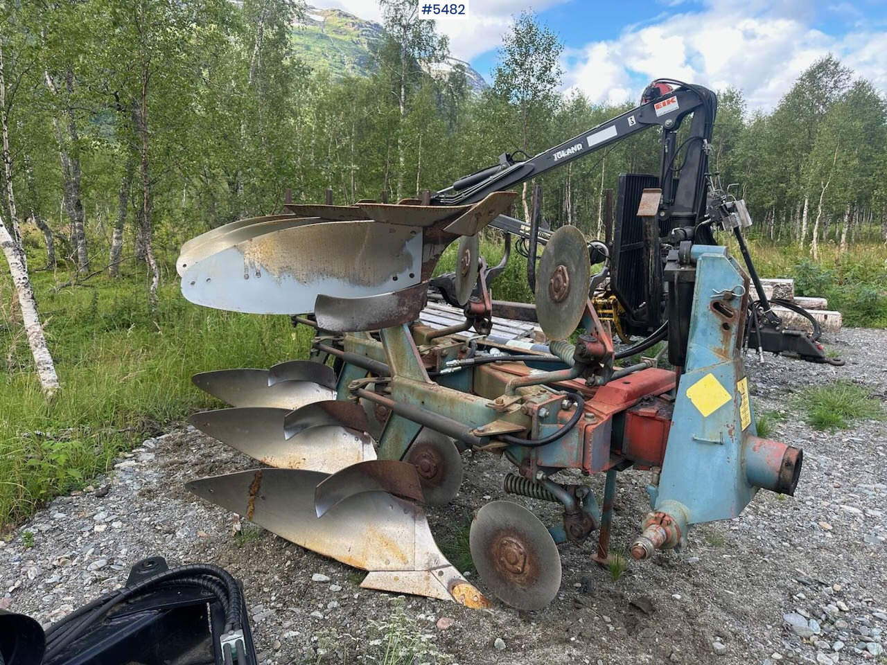 Øverum CV 398 H 3-furrow reversible plow - Outils du sol: photos 1 Øverum CV 398 H 3-furrow reversible plow - Outils du sol: photos 1