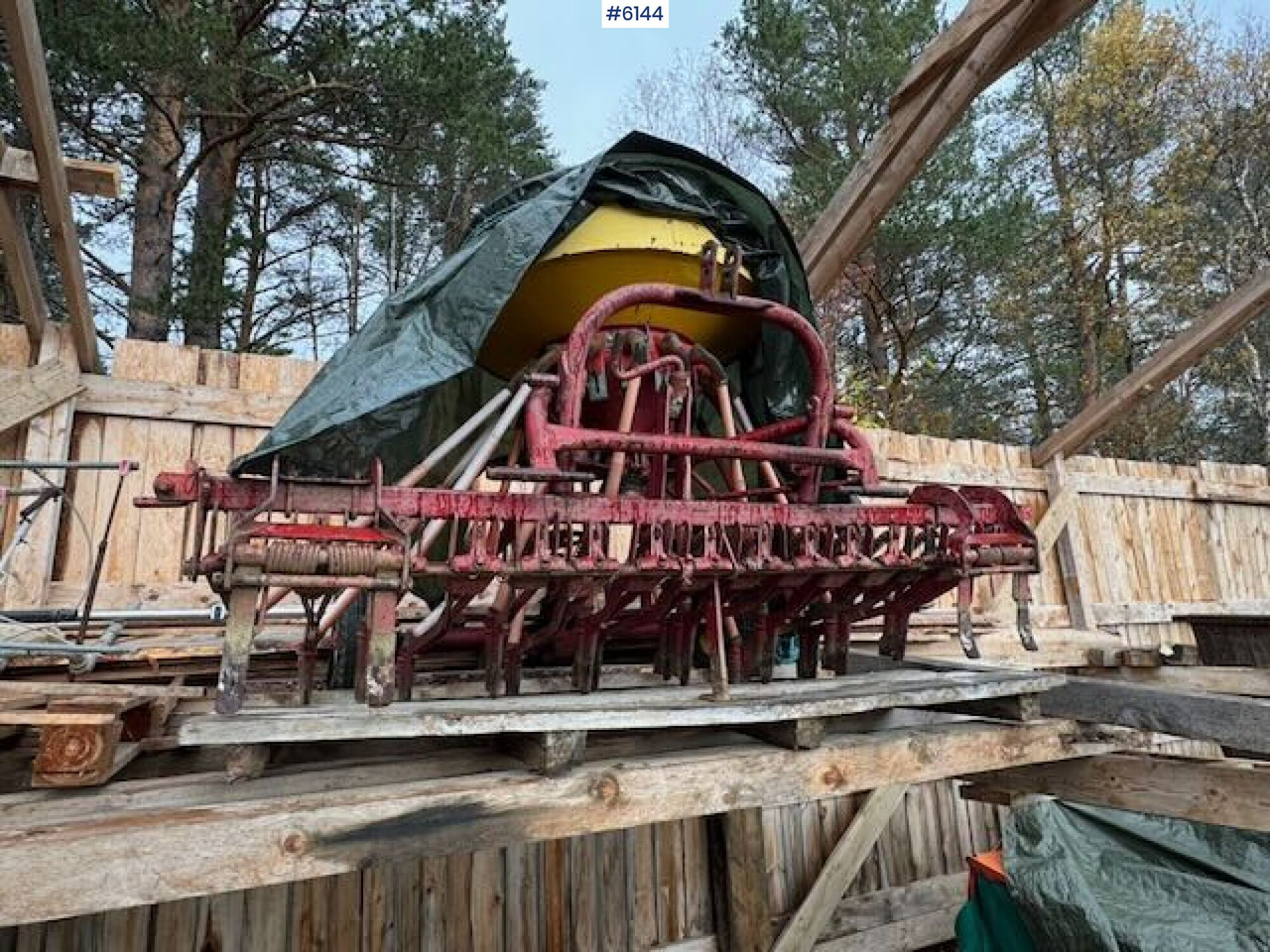 Stokland seed drill - Semoir: photos 1 Stokland seed drill - Semoir: photos 1