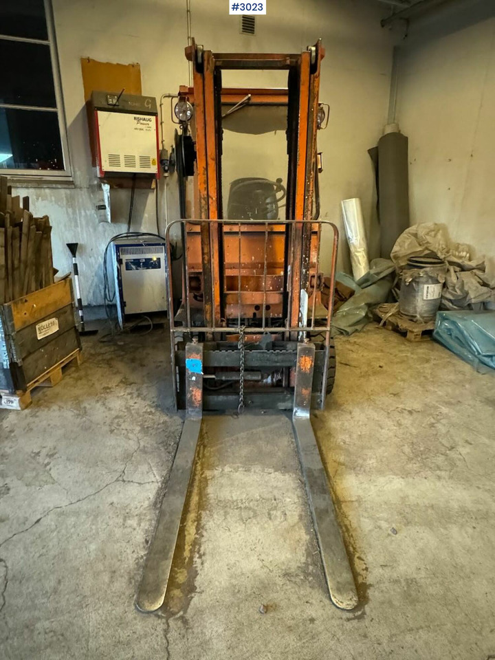Toyota 4FB15 Forklift - Chariot élévateur: photos 3 Toyota 4FB15 Forklift - Chariot élévateur: photos 3