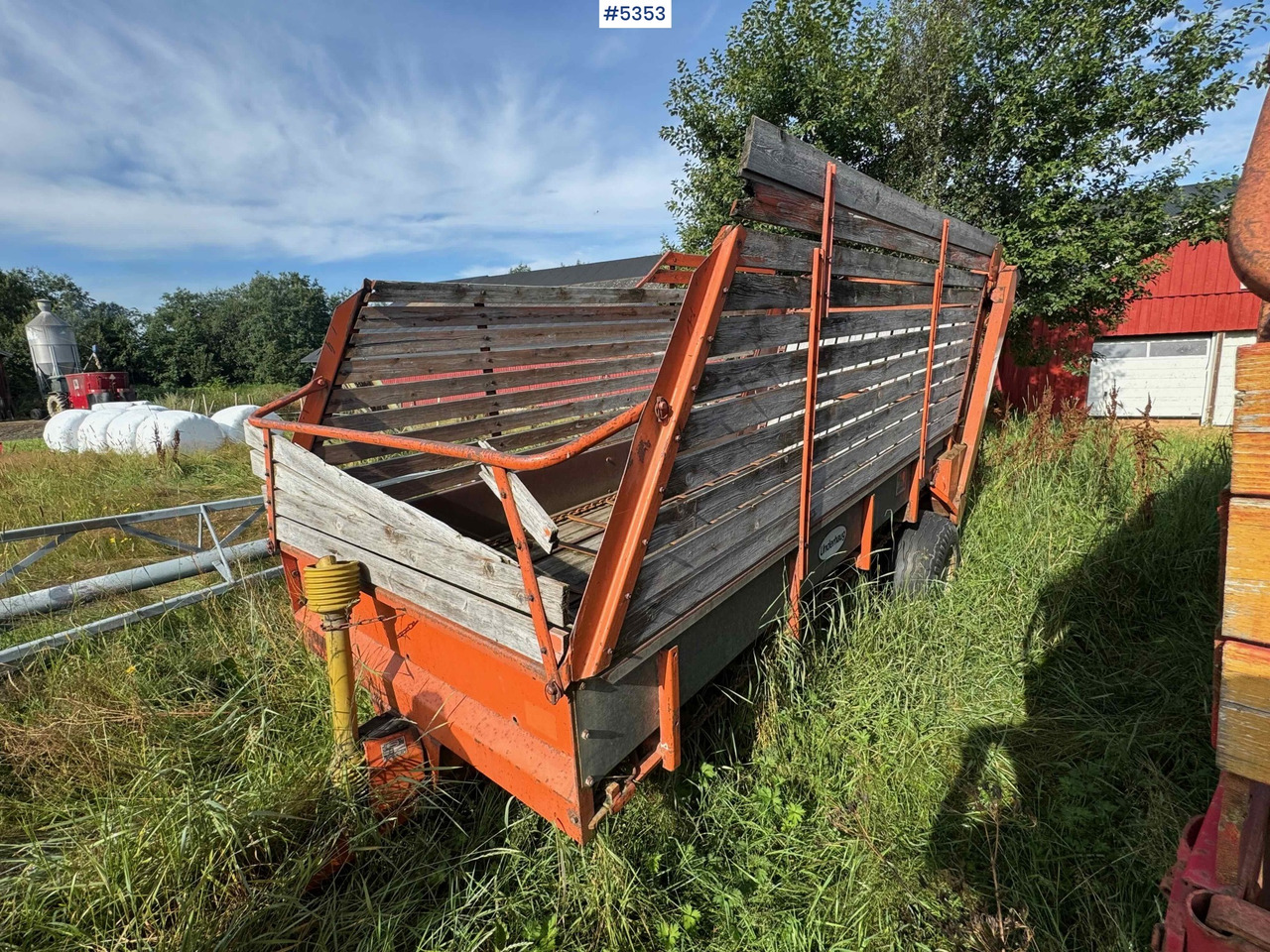 Underhaug unloading trailer - Matériel de fenaison: photos 1 Underhaug unloading trailer - Matériel de fenaison: photos 1
